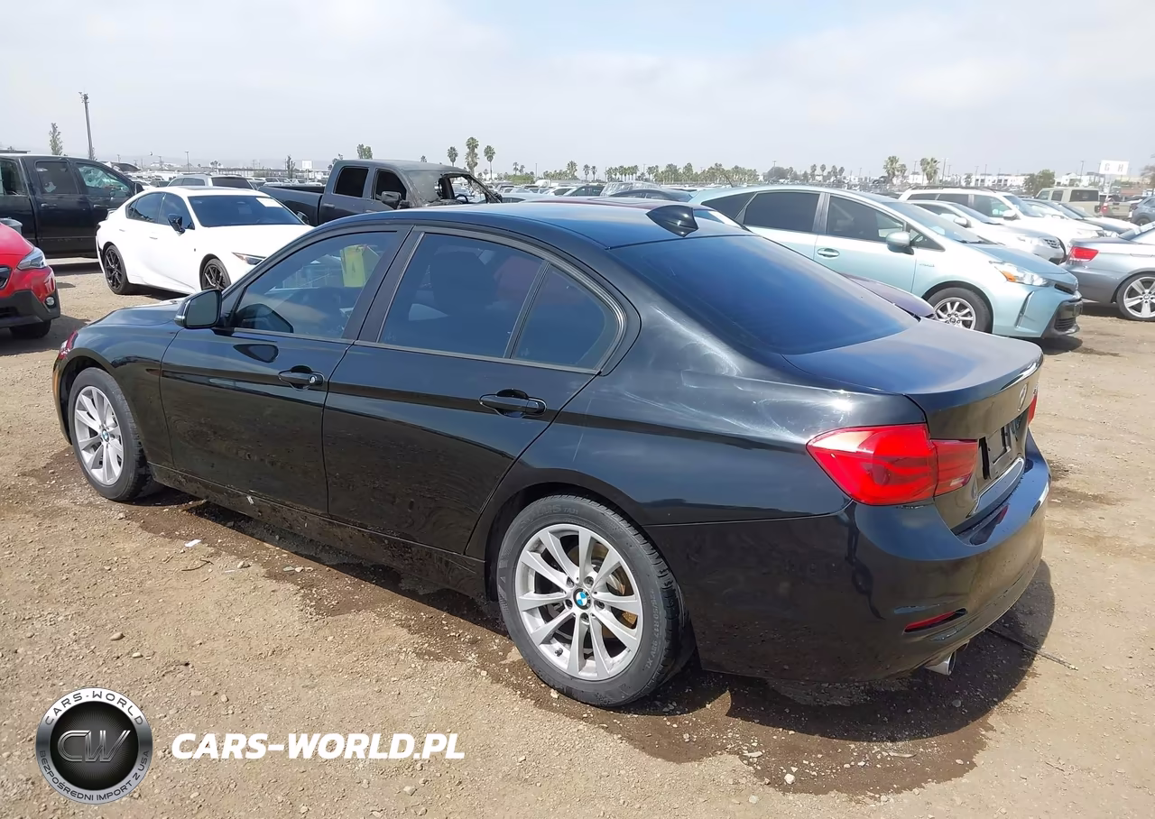 2018 BMW 320I VIN:WBA8A9C5XJAH12667 - 3