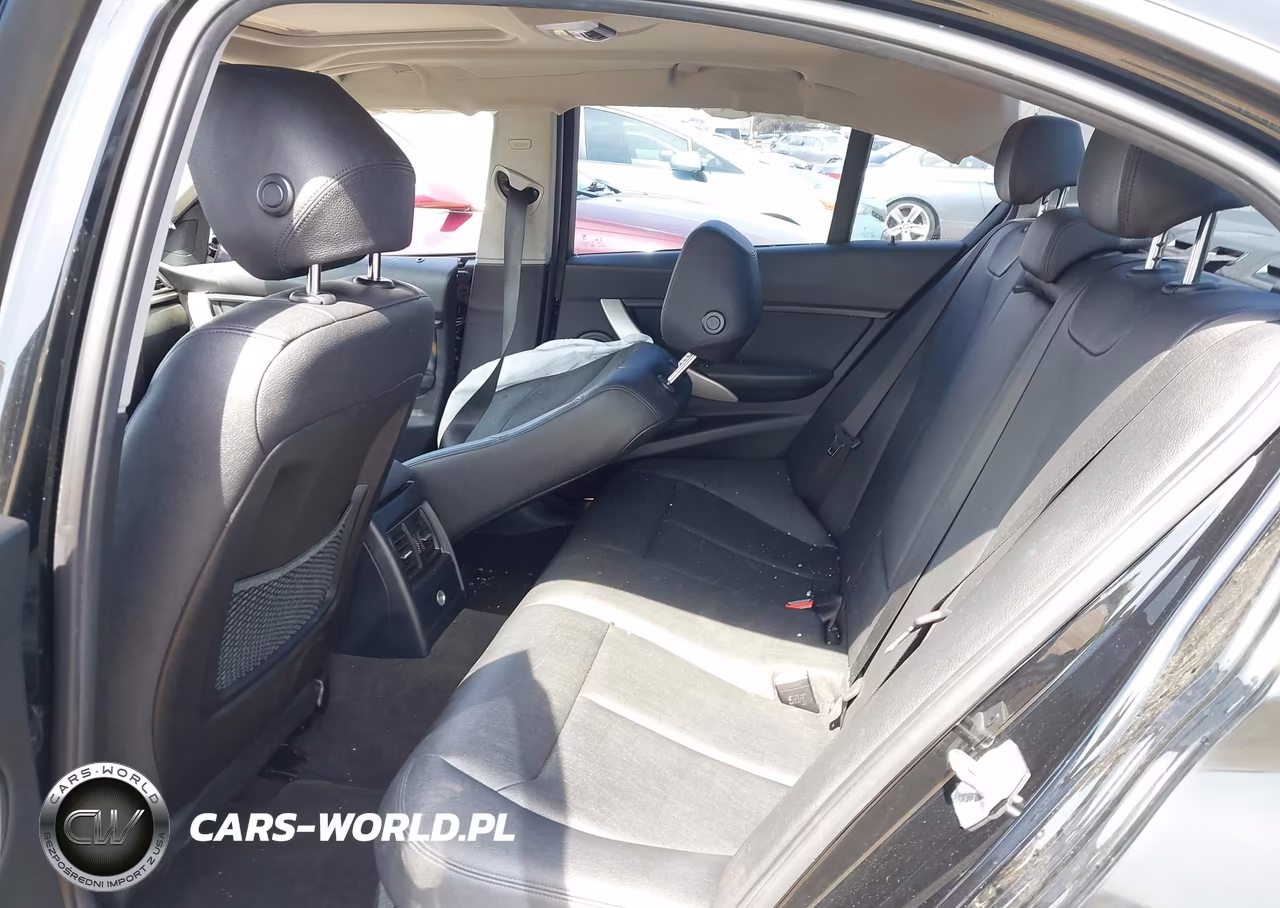 2018 BMW 320I VIN:WBA8A9C5XJAH12667 - 8