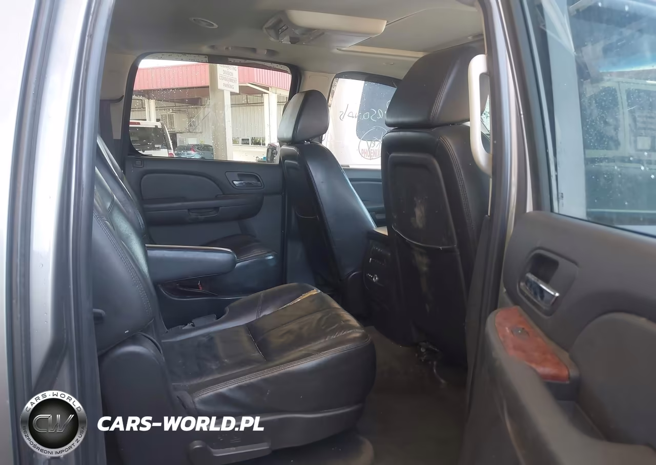 2008 Chevrolet Suburban 1500 Ltz VIN:3GNFK16358G275020 - 8