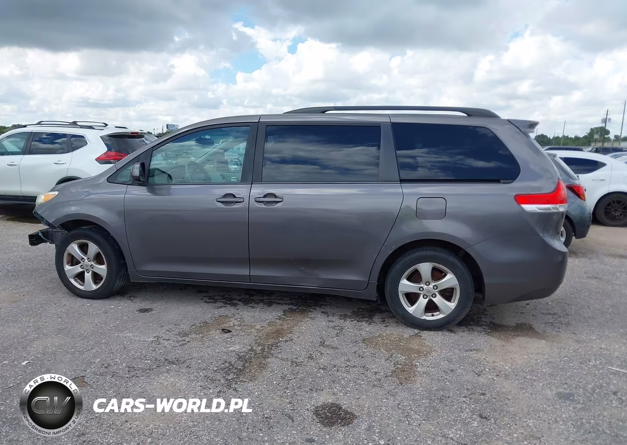 2014 Toyota Sienna Le V6 8 Passenger VIN:5TDKK3DC7ES480261 - 14