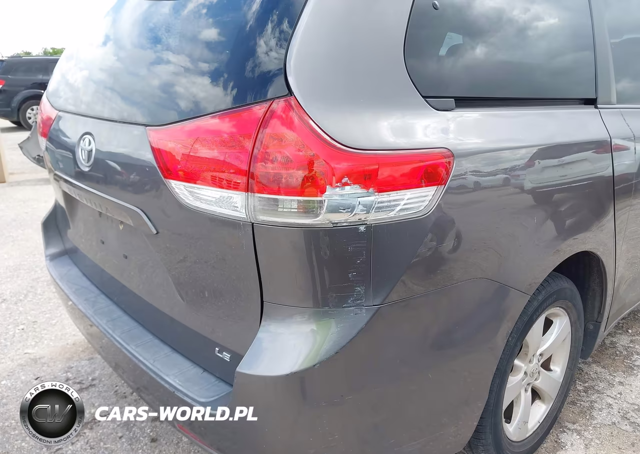 2014 Toyota Sienna Le V6 8 Passenger VIN:5TDKK3DC7ES480261 - 17