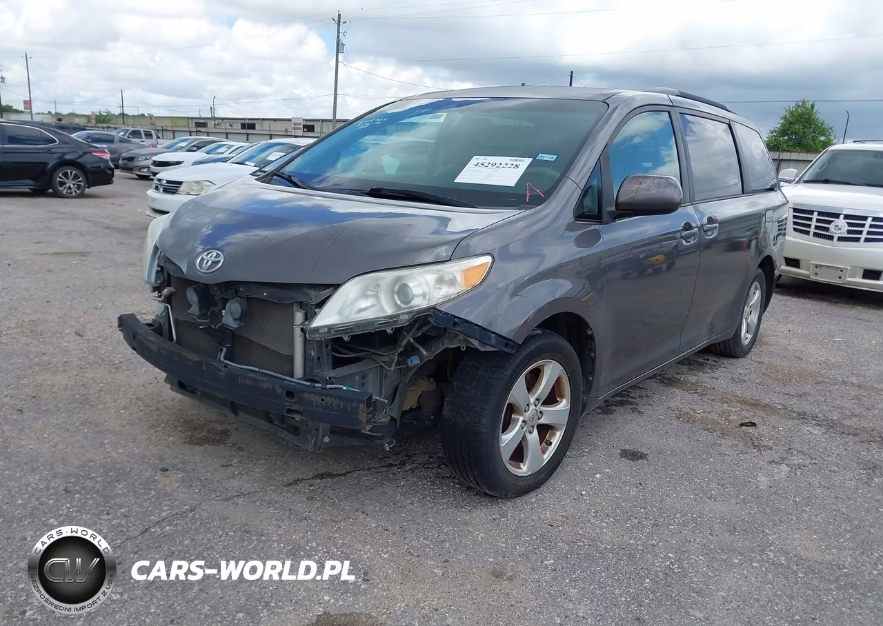 2014 Toyota Sienna Le V6 8 Passenger VIN:5TDKK3DC7ES480261 - 2