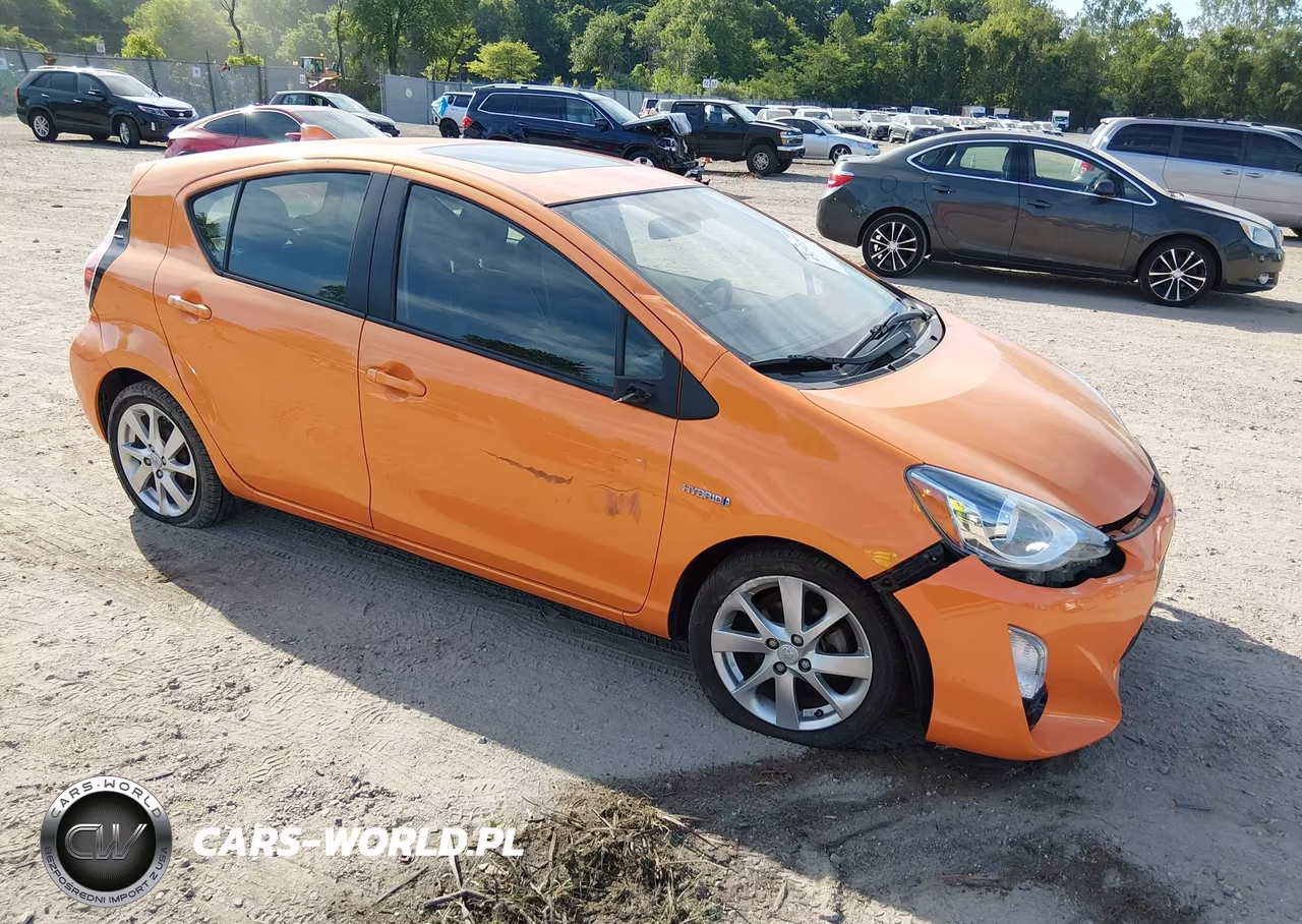 2015 Toyota Prius C Four – zdjęcie 1 z 16