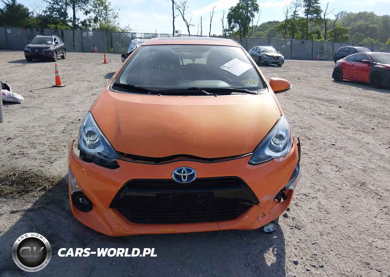 2015 Toyota Prius C Four VIN:JTDKDTB3XF1104245 - 12