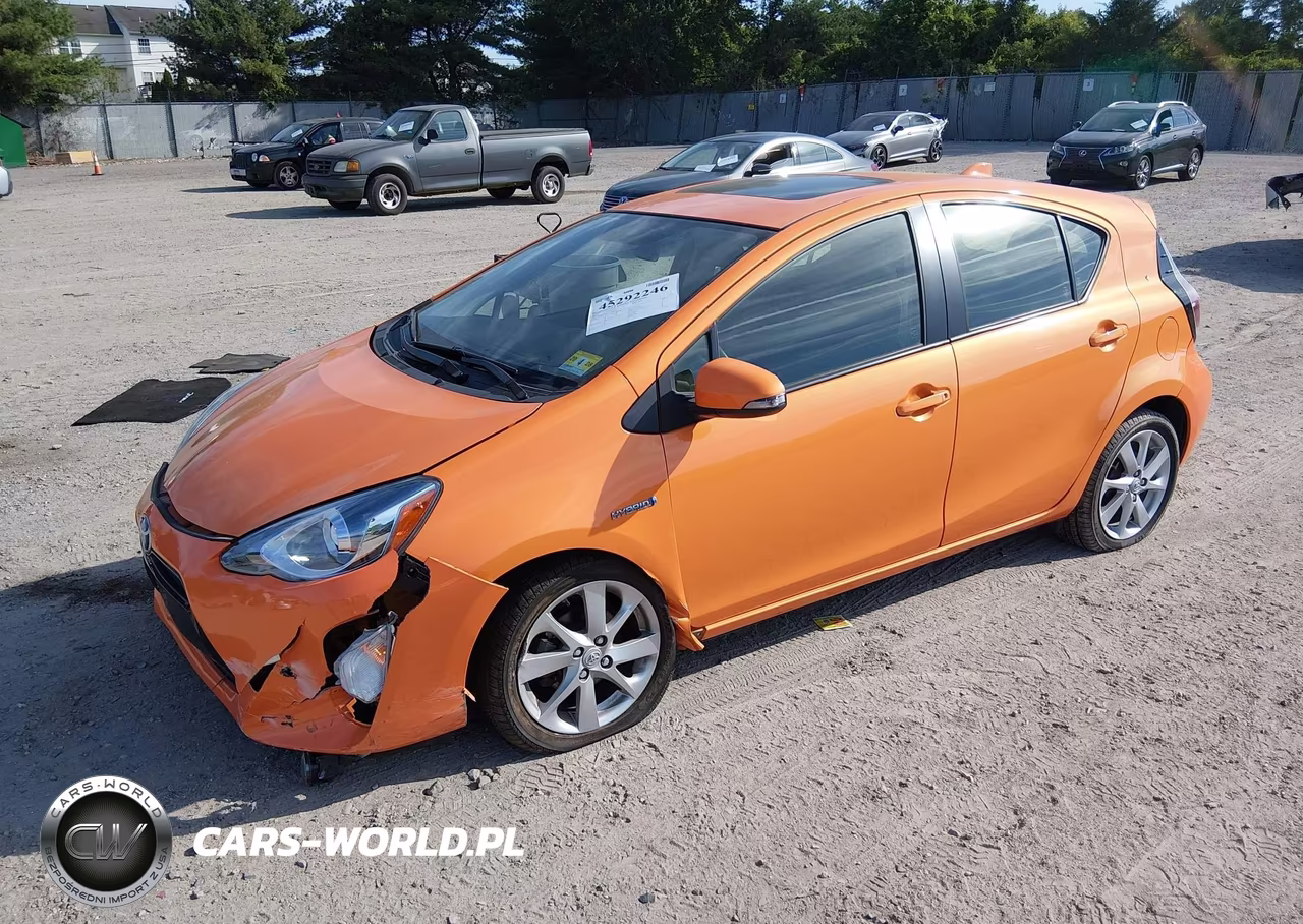 2015 Toyota Prius C Four VIN:JTDKDTB3XF1104245 - 2