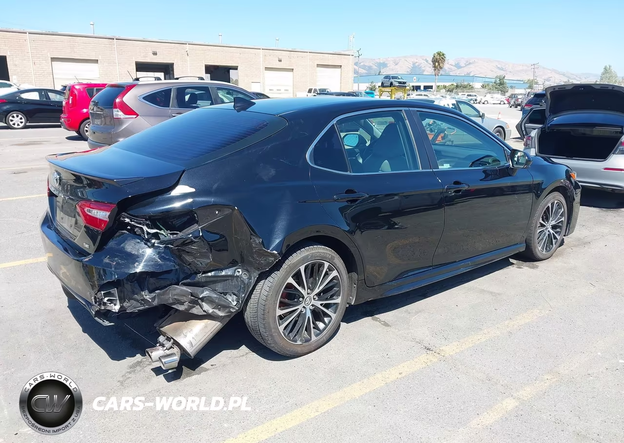 2019 Toyota Camry Se VIN:4T1B11HK8KU760136 - 4