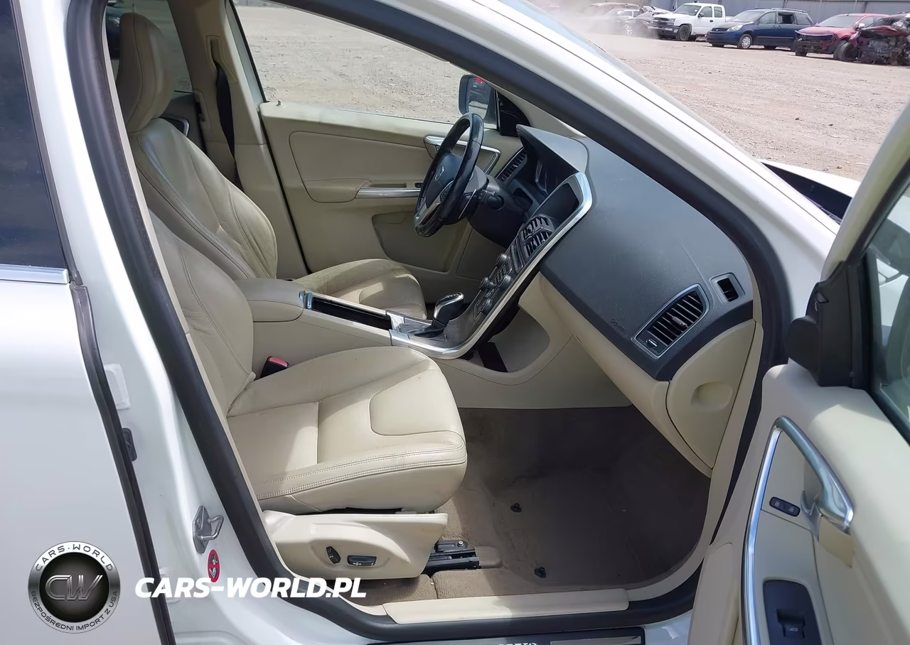 2014 Volvo Xc60 T6 R-Design Premier Plus VIN:YV4902DZ6E2516495 - 5