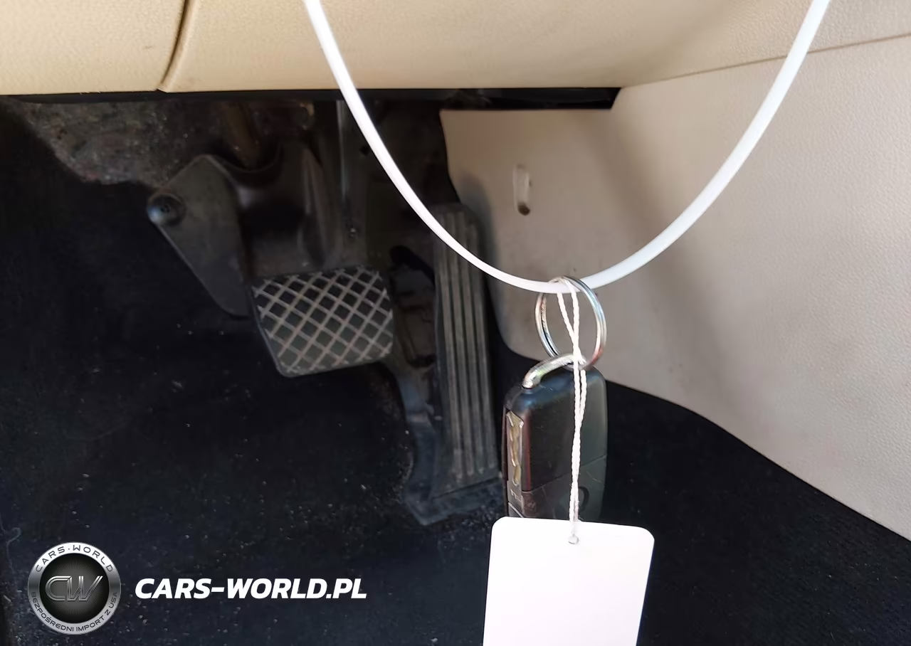2019 Volkswagen Passat 2.0T Wolfsburg Edition VIN:1VWLA7A36KC000160 - 11
