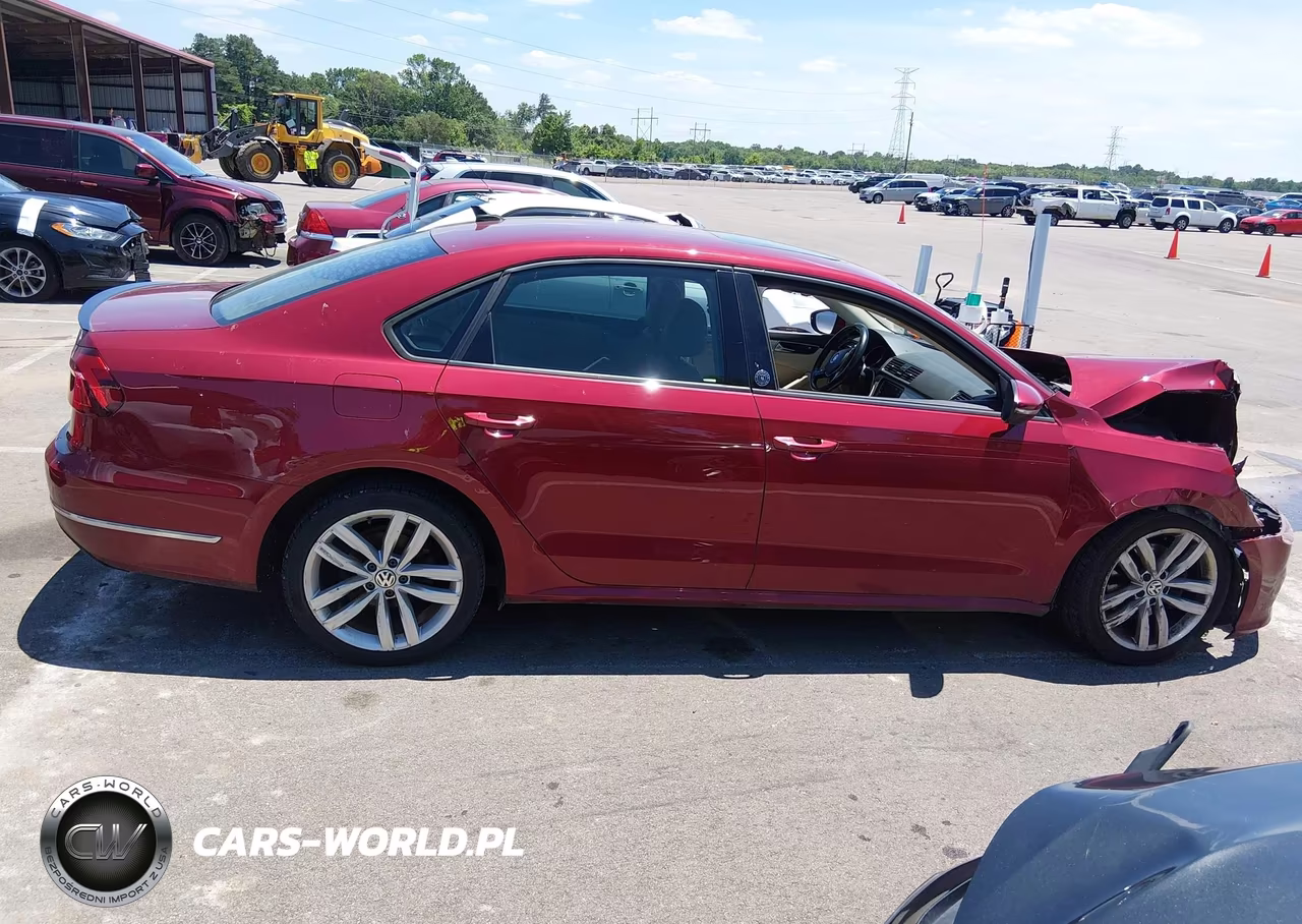 2019 Volkswagen Passat 2.0T Wolfsburg Edition VIN:1VWLA7A36KC000160 - 13