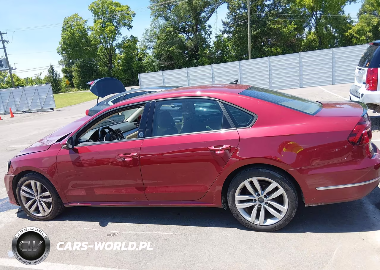 2019 Volkswagen Passat 2.0T Wolfsburg Edition VIN:1VWLA7A36KC000160 - 14