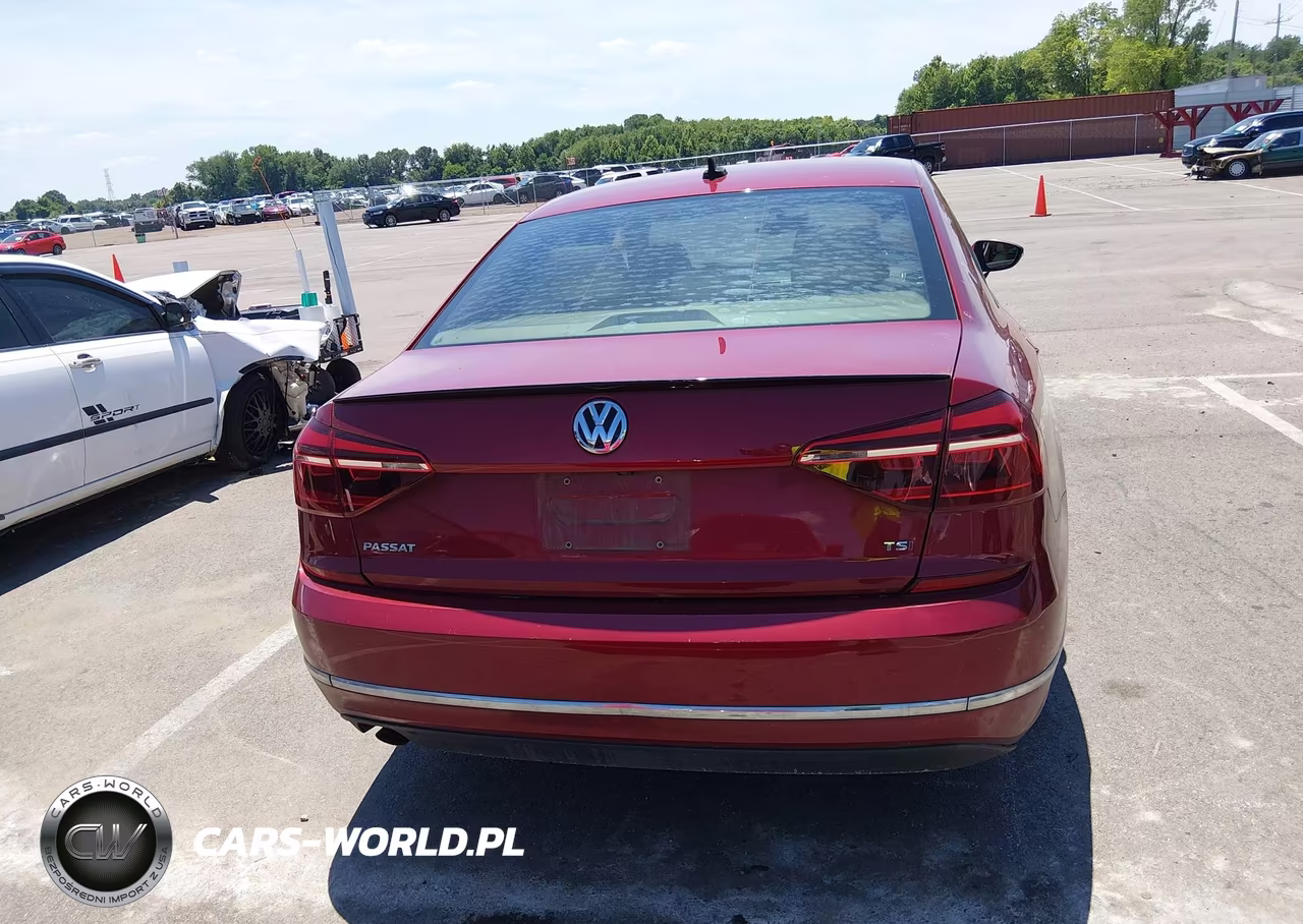 2019 Volkswagen Passat 2.0T Wolfsburg Edition VIN:1VWLA7A36KC000160 - 16