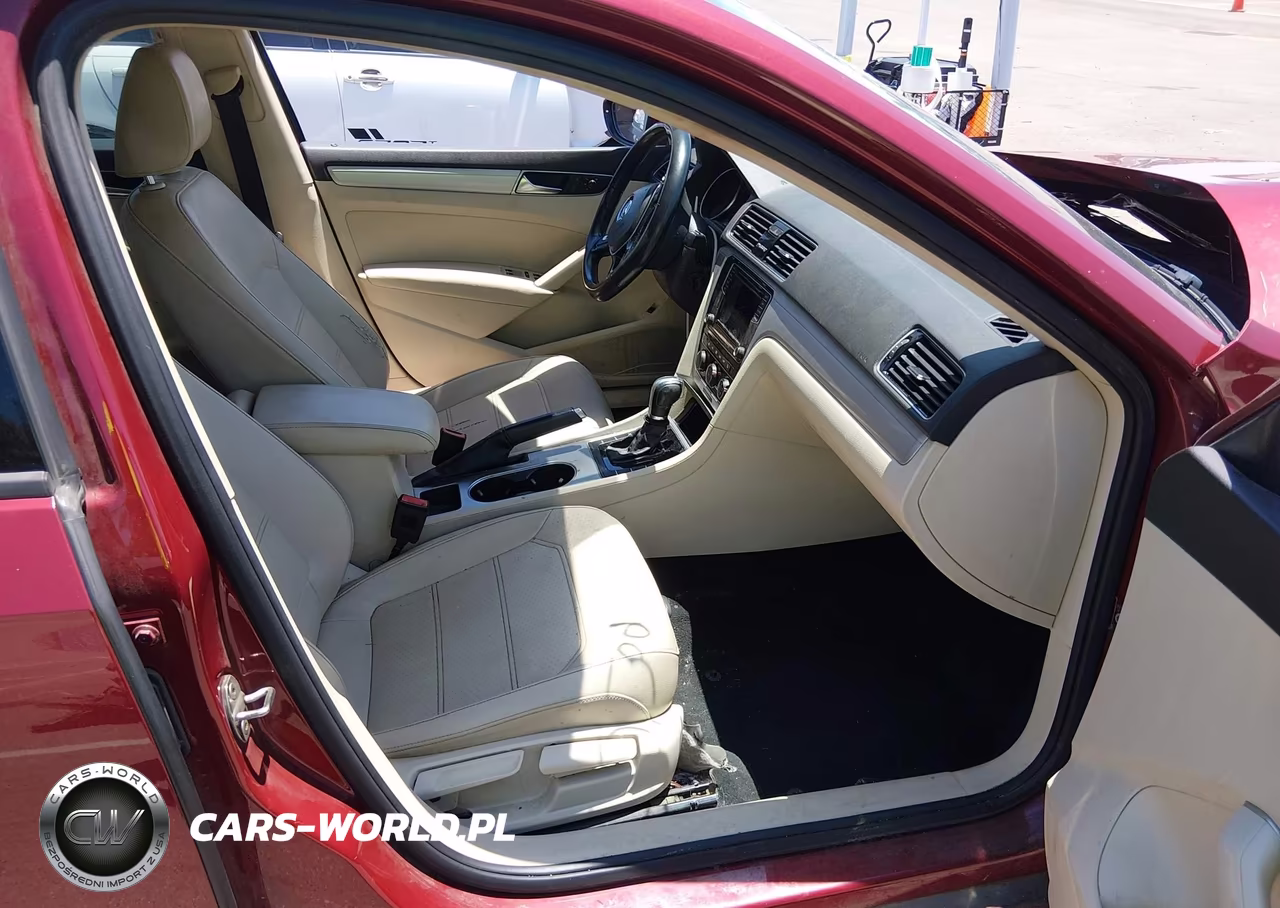 2019 Volkswagen Passat 2.0T Wolfsburg Edition VIN:1VWLA7A36KC000160 - 5