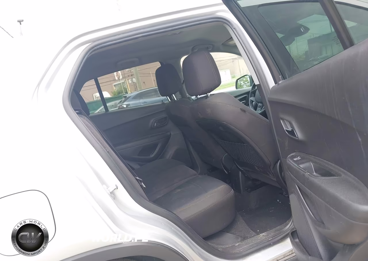 2019 Chevrolet Trax Ls VIN:3GNCJKSB2KL365474 - 8