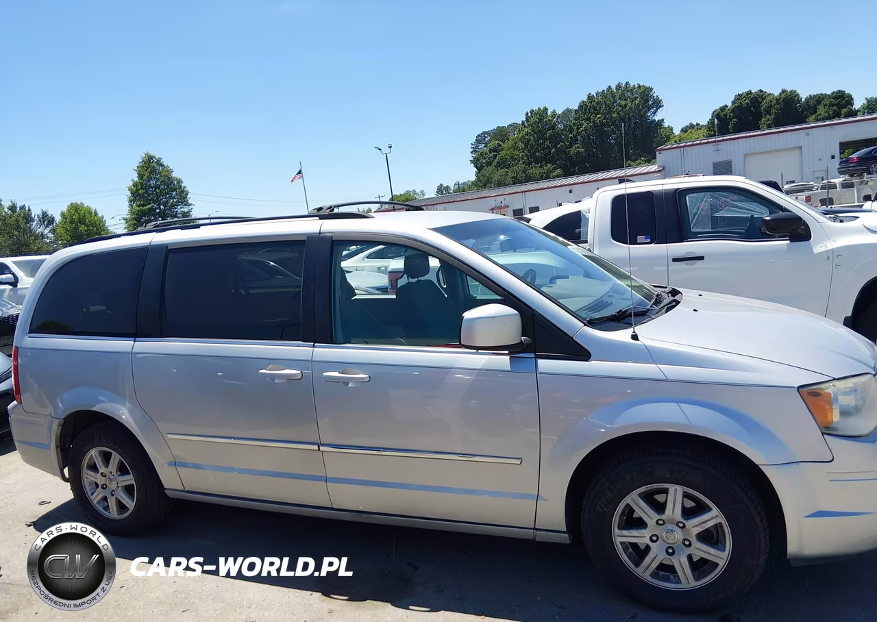 2010 Chrysler Town & Country Touring VIN:2A4RR5D12AR413617 - 13