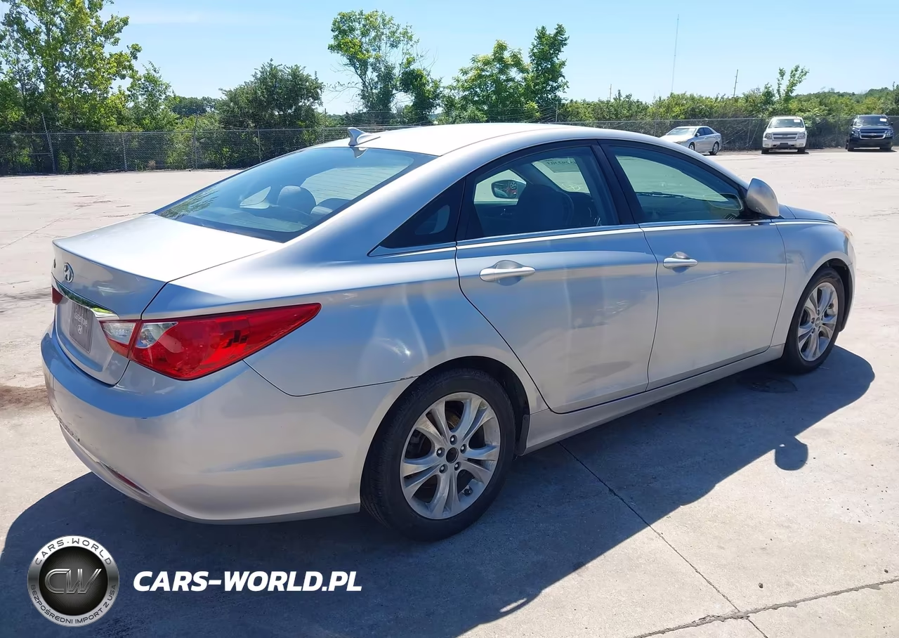 2011 Hyundai Sonata Gls VIN:5NPEB4AC4BH043083 - 4