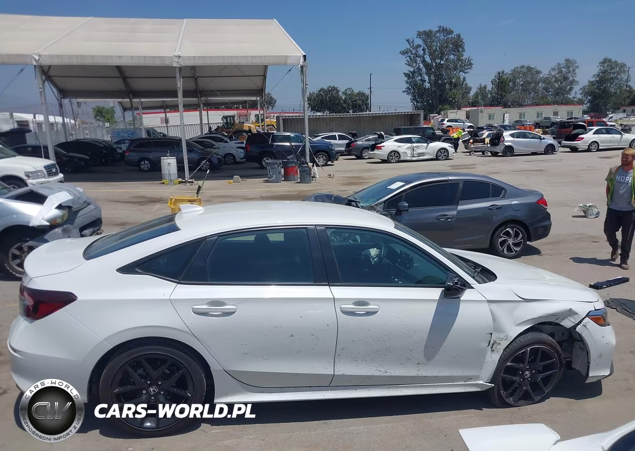 2025 Honda Civic Sport VIN:2HGFE2F5XSH572932 - 13