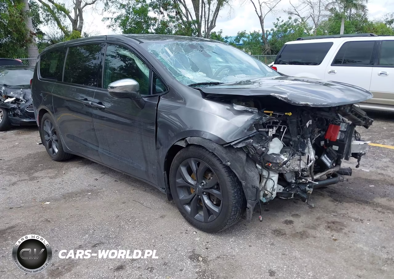 2019 Chrysler Pacifica Touring Plus