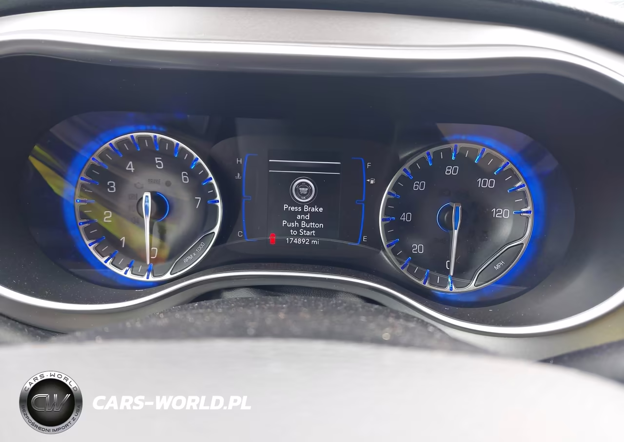 2019 Chrysler Pacifica Touring Plus VIN:2C4RC1FG8KR633332 - 15