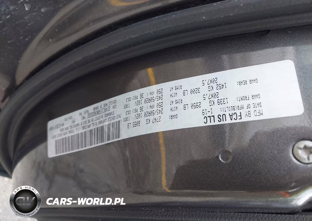 2019 Chrysler Pacifica Touring Plus VIN:2C4RC1FG8KR633332 - 9