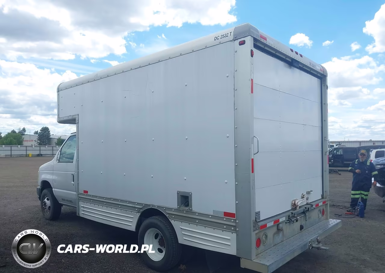 2008 Ford E-450 Cutaway VIN:1FDXE45S08DB20463 - 18