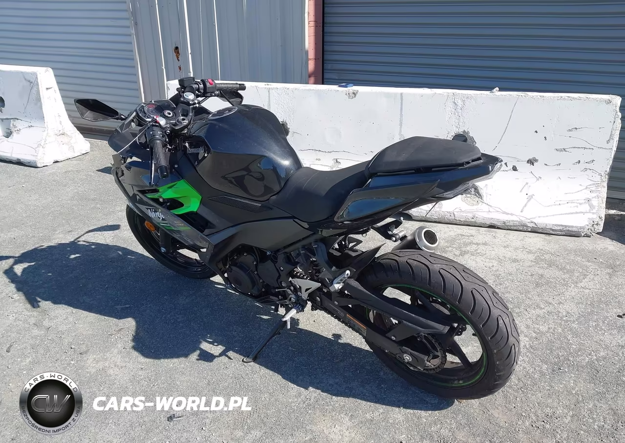2023 Kawasaki Ex400 VIN:JKAEXKH10PDAN4215 - 3