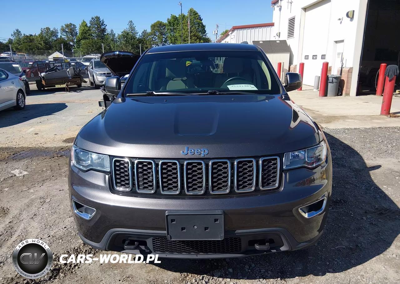 2019 Jeep Grand Cherokee Laredo E 4X4 VIN:1C4RJFAG3KC837037 - 17