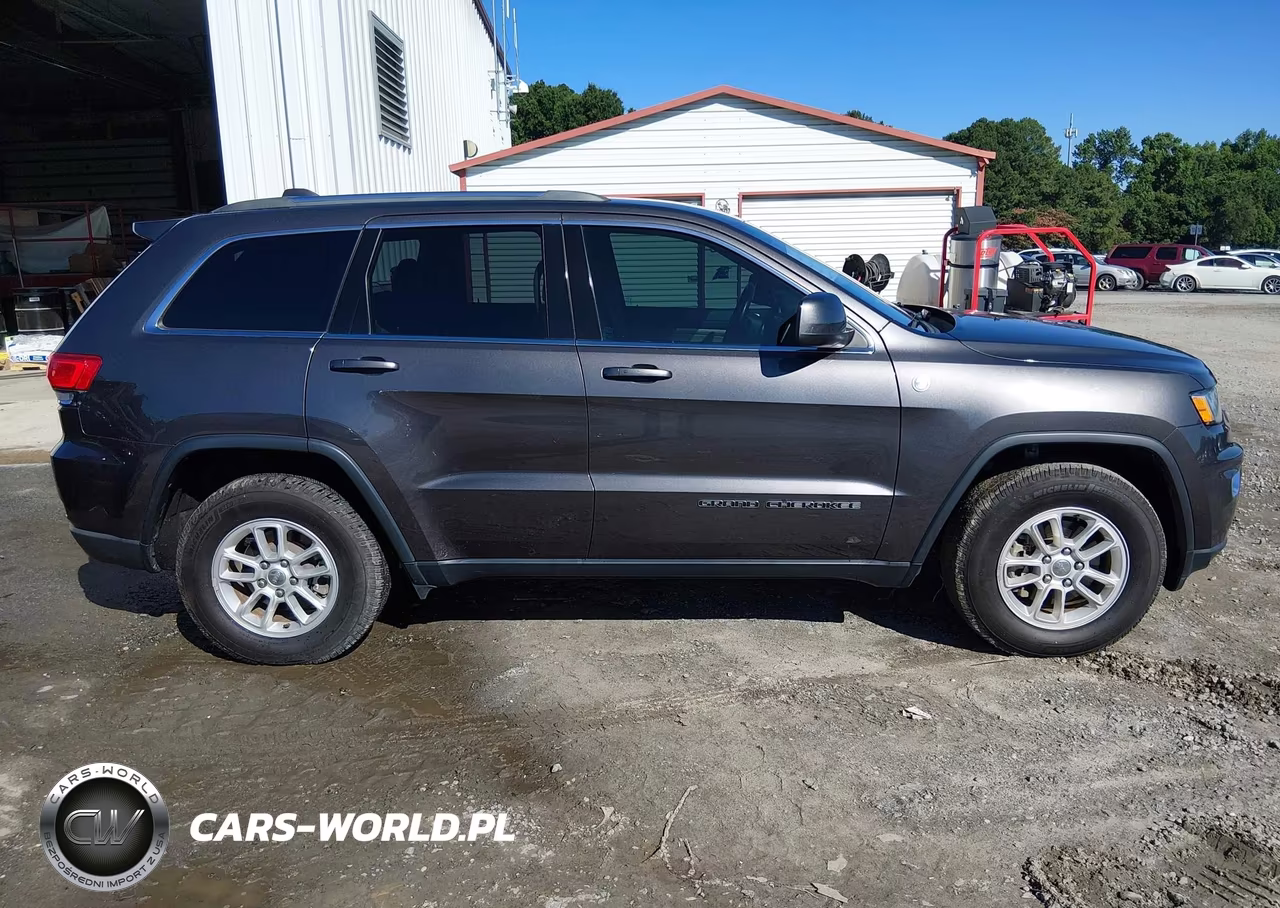 2019 Jeep Grand Cherokee Laredo E 4X4 VIN:1C4RJFAG3KC837037 - 18