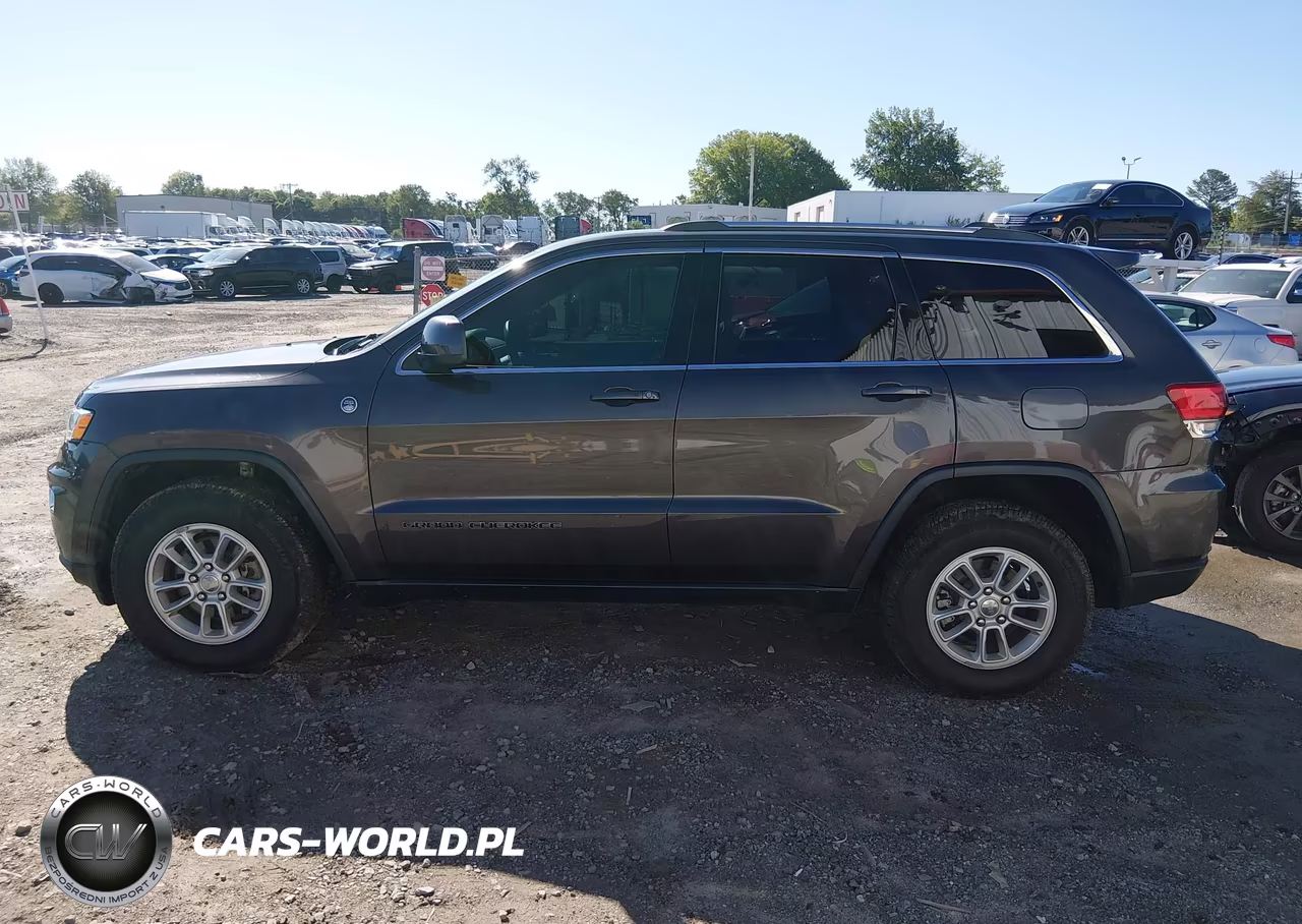 2019 Jeep Grand Cherokee Laredo E 4X4 VIN:1C4RJFAG3KC837037 - 19