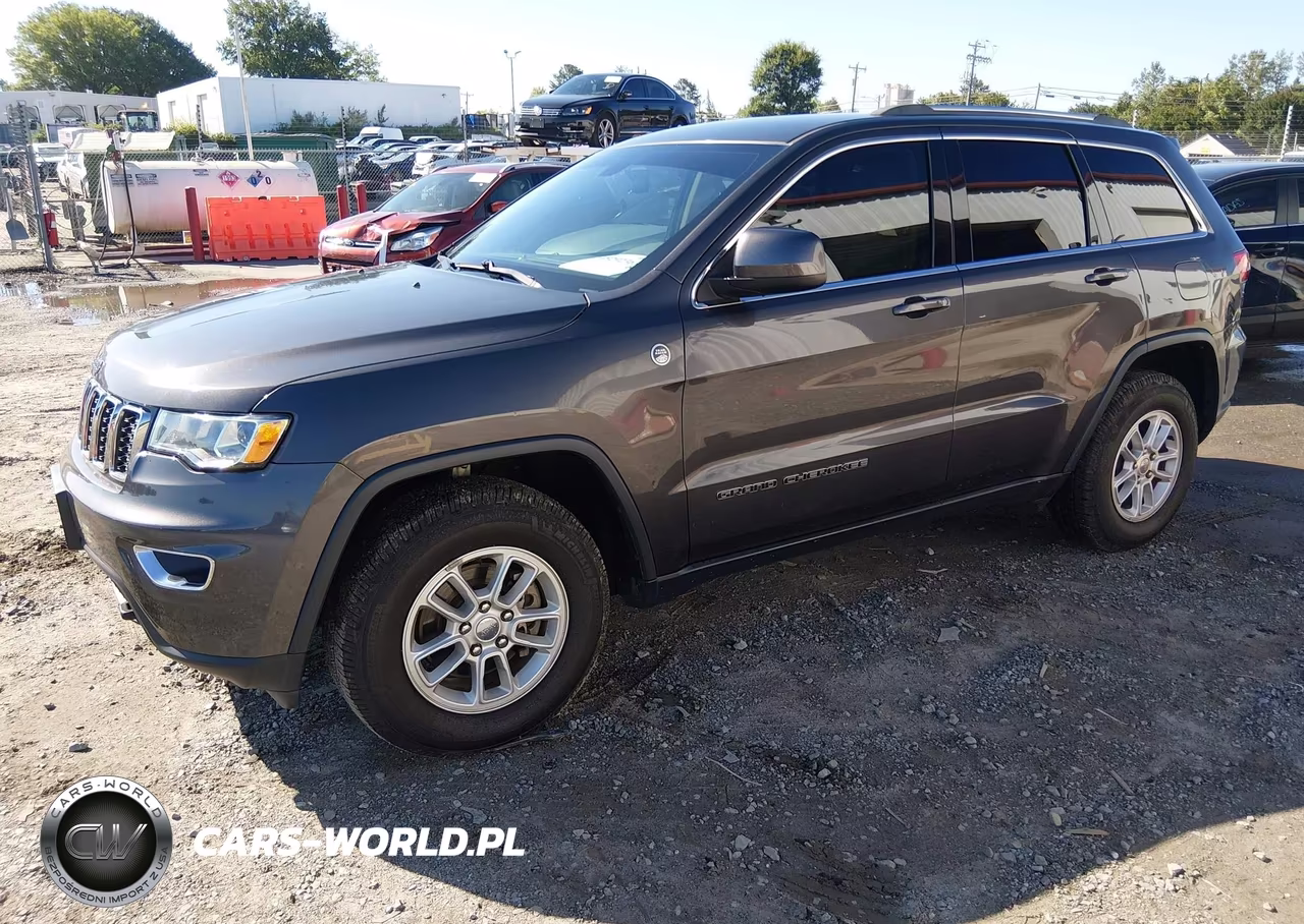 2019 Jeep Grand Cherokee Laredo E 4X4 VIN:1C4RJFAG3KC837037 - 2