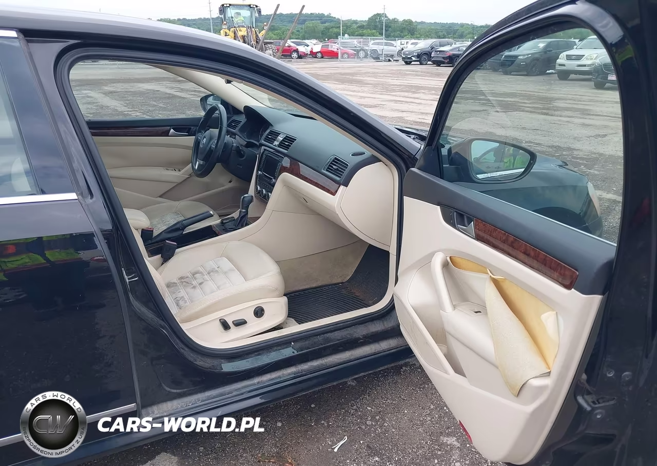 2012 Volkswagen Passat 3.6L V6 Sel Premium VIN:1VWCM7A33CC066576 - 5