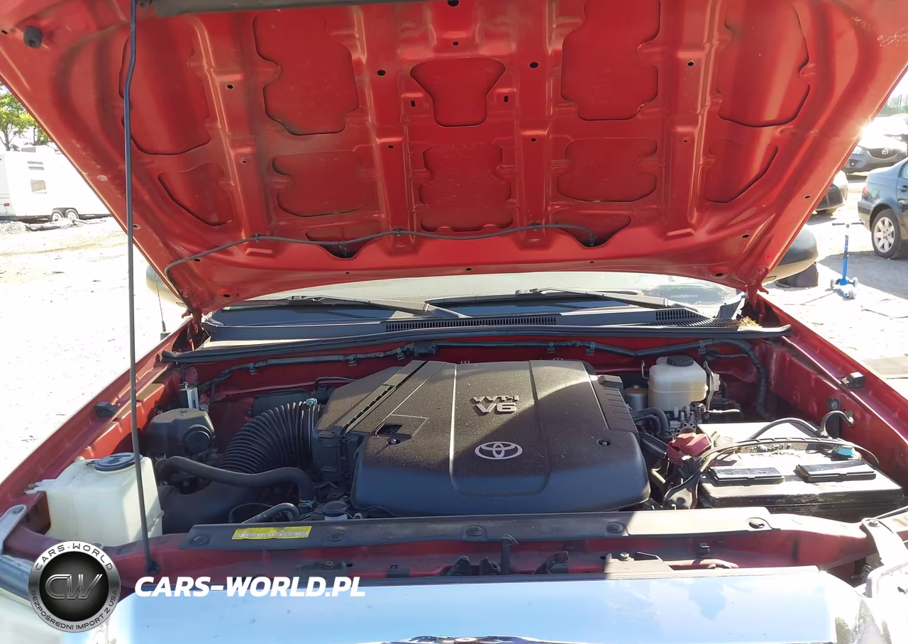 2015 Toyota Tacoma Base V6 VIN:3TMLU4EN7FM165577 - 10