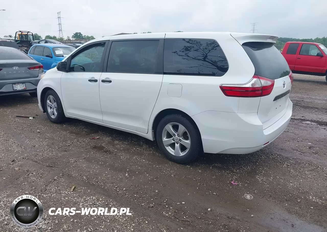 2017 Toyota Sienna VIN:5TDZZ3DCXHS828956 - 3