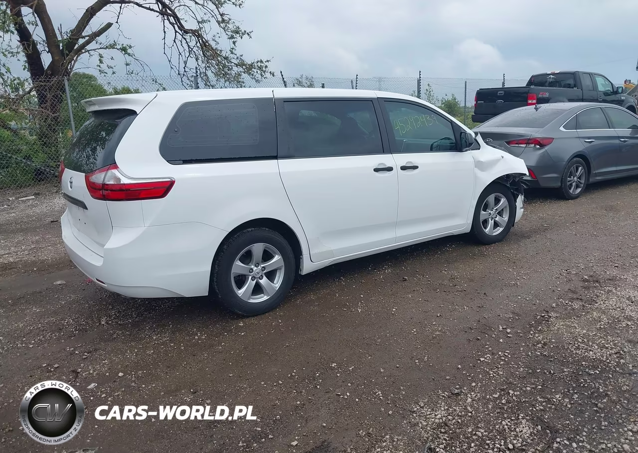 2017 Toyota Sienna VIN:5TDZZ3DCXHS828956 - 4