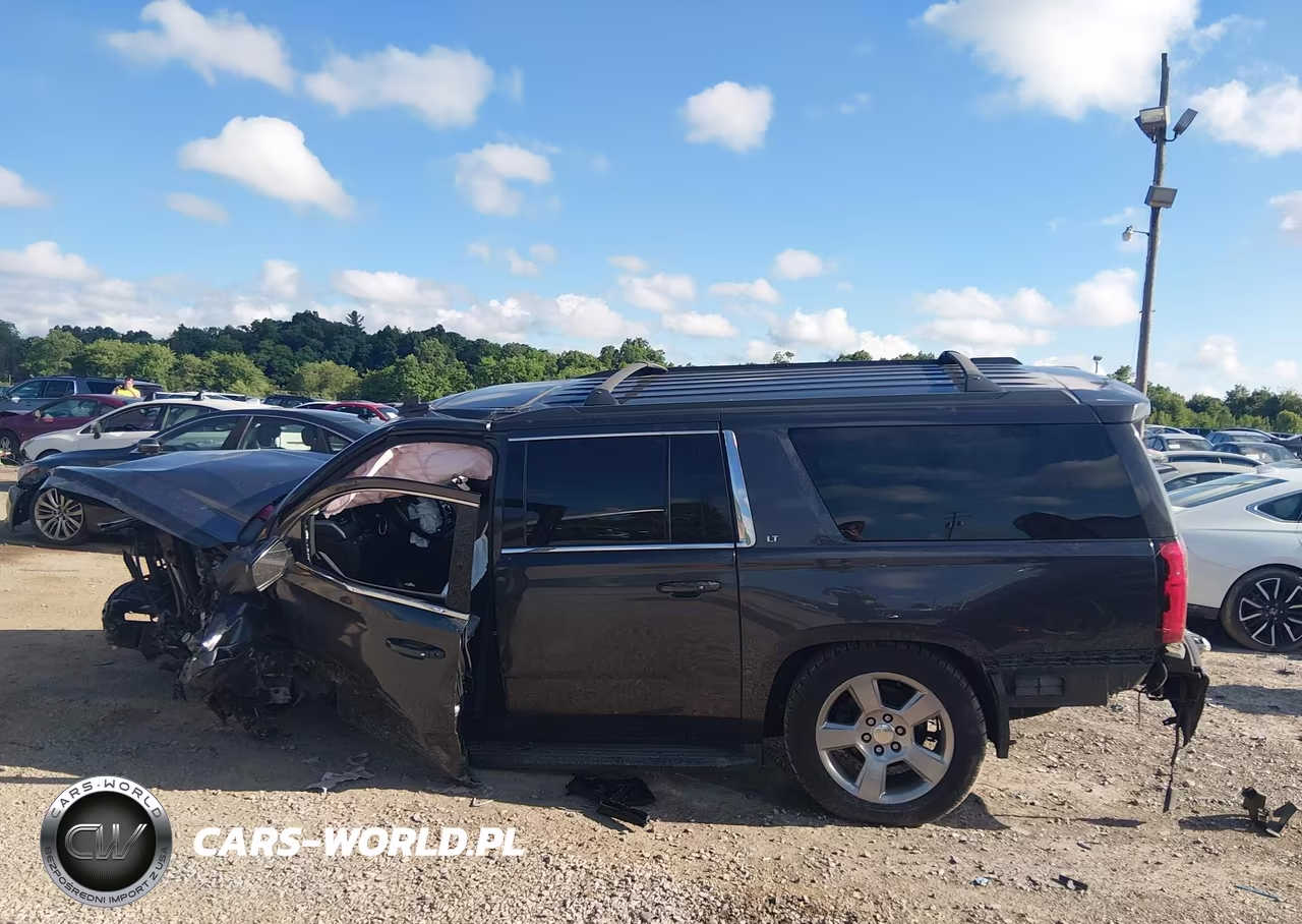 2018 Chevrolet Suburban Lt VIN:1GNSKHKC9JR290395 - 13
