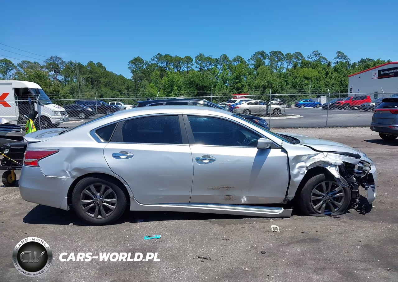 2015 Nissan Altima 2.5 S VIN:1N4AL3AP8FC574741 - 13