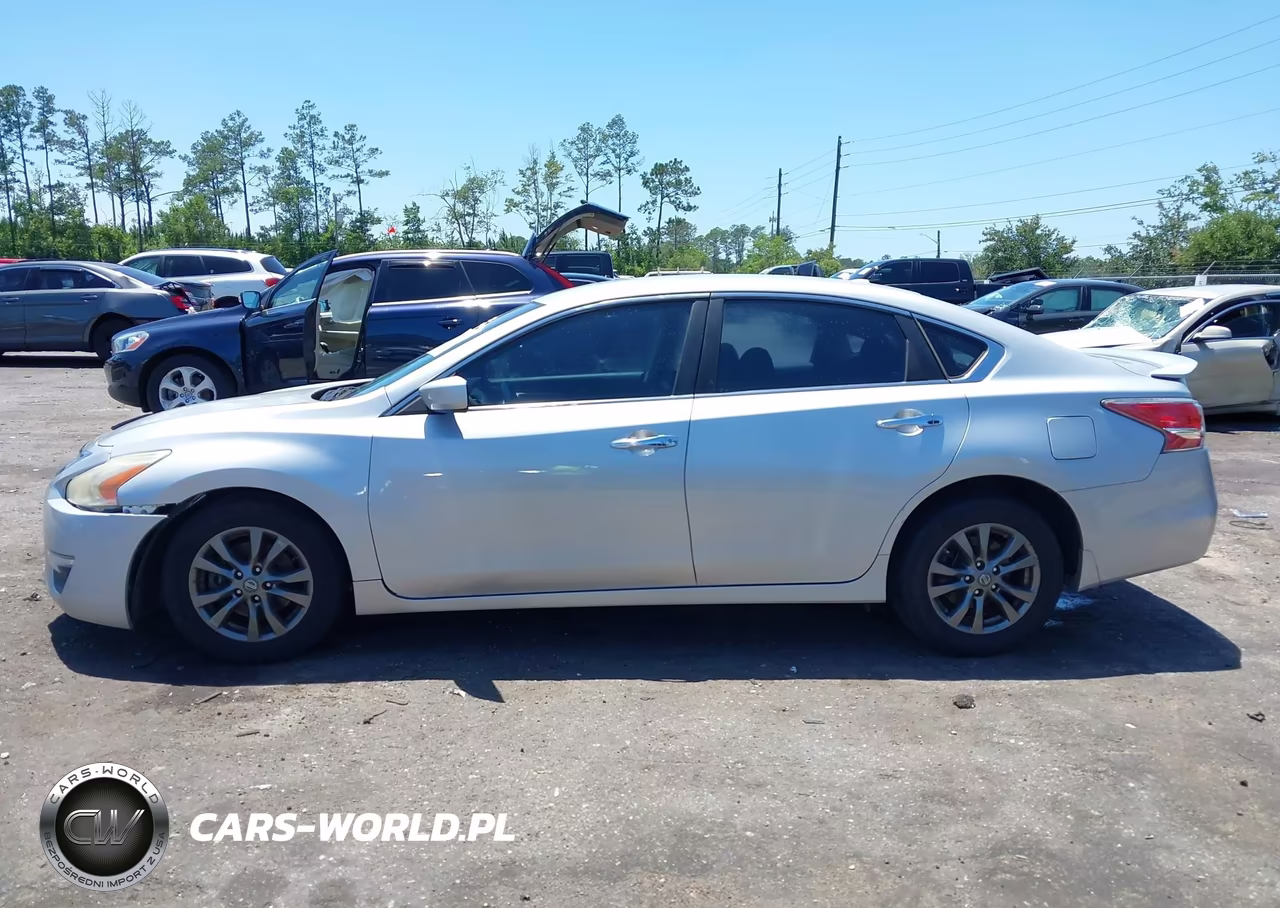 2015 Nissan Altima 2.5 S VIN:1N4AL3AP8FC574741 - 14