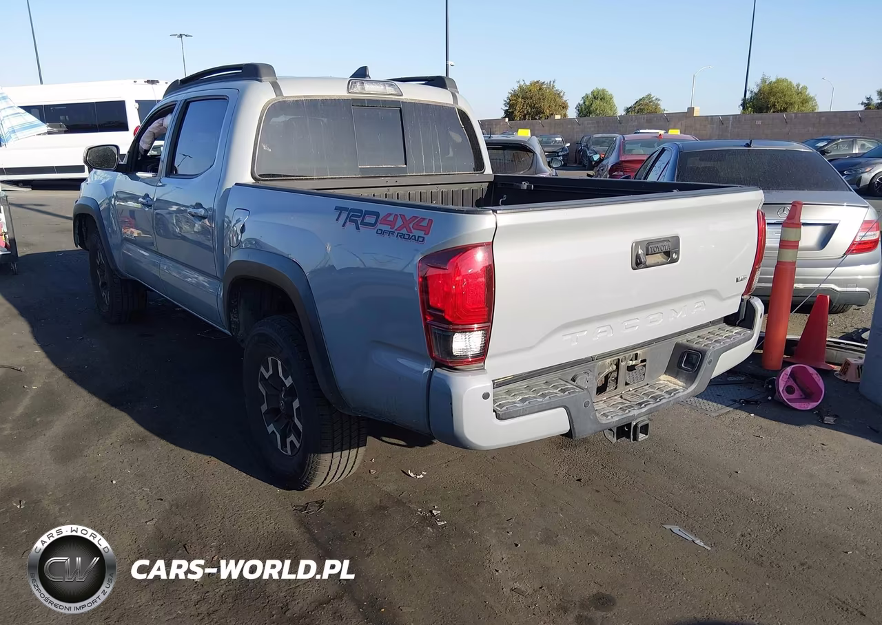 2018 Toyota Tacoma Trd Off Road VIN:3TMCZ5AN5JM152204 - 3
