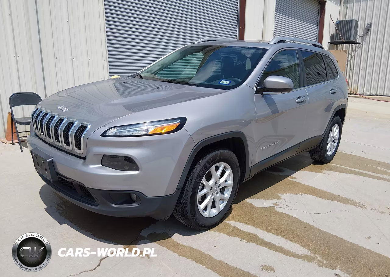 2018 Jeep Cherokee Latitude 4X4 VIN:1C4PJMCB4JD528604 - 2
