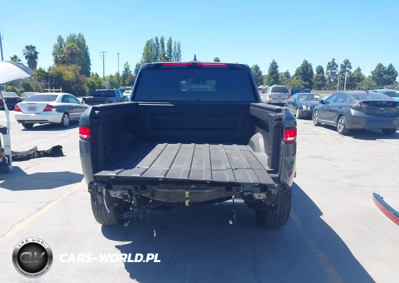 2025 Rivian R1T Adventure Dual Motor Large Pack-Adventure Dual Motor Max Pack VIN:7FCTGBAA0SN042275 - 17
