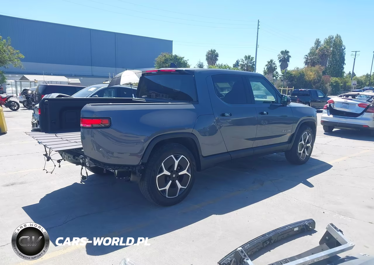 2025 Rivian R1T Adventure Dual Motor Large Pack-Adventure Dual Motor Max Pack VIN:7FCTGBAA0SN042275 - 4
