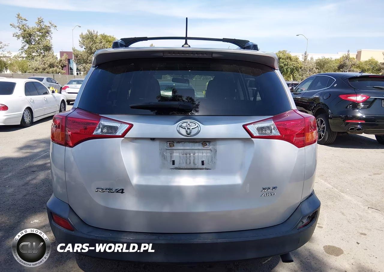 2015 Toyota Rav4 Xle VIN:JTMRFREV0FD132384 - 16
