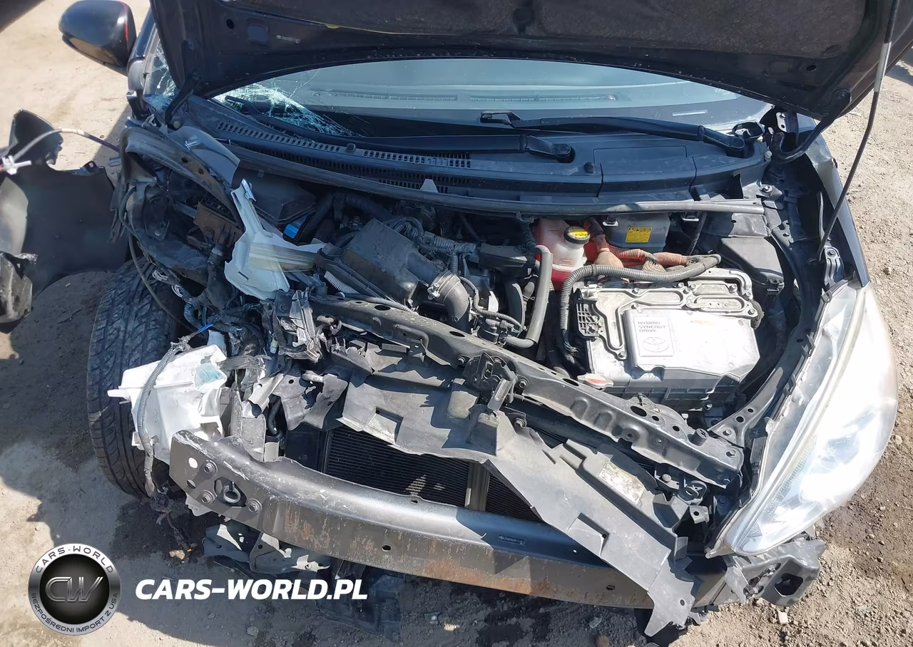 2015 Toyota Prius C Four VIN:JTDKDTB33F1113613 - 10