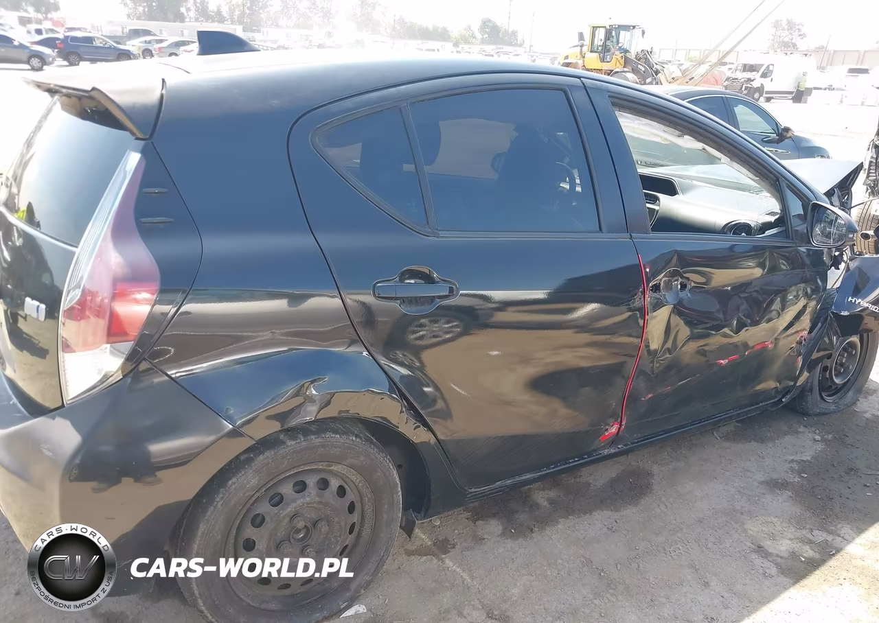 2015 Toyota Prius C Four VIN:JTDKDTB33F1113613 - 20