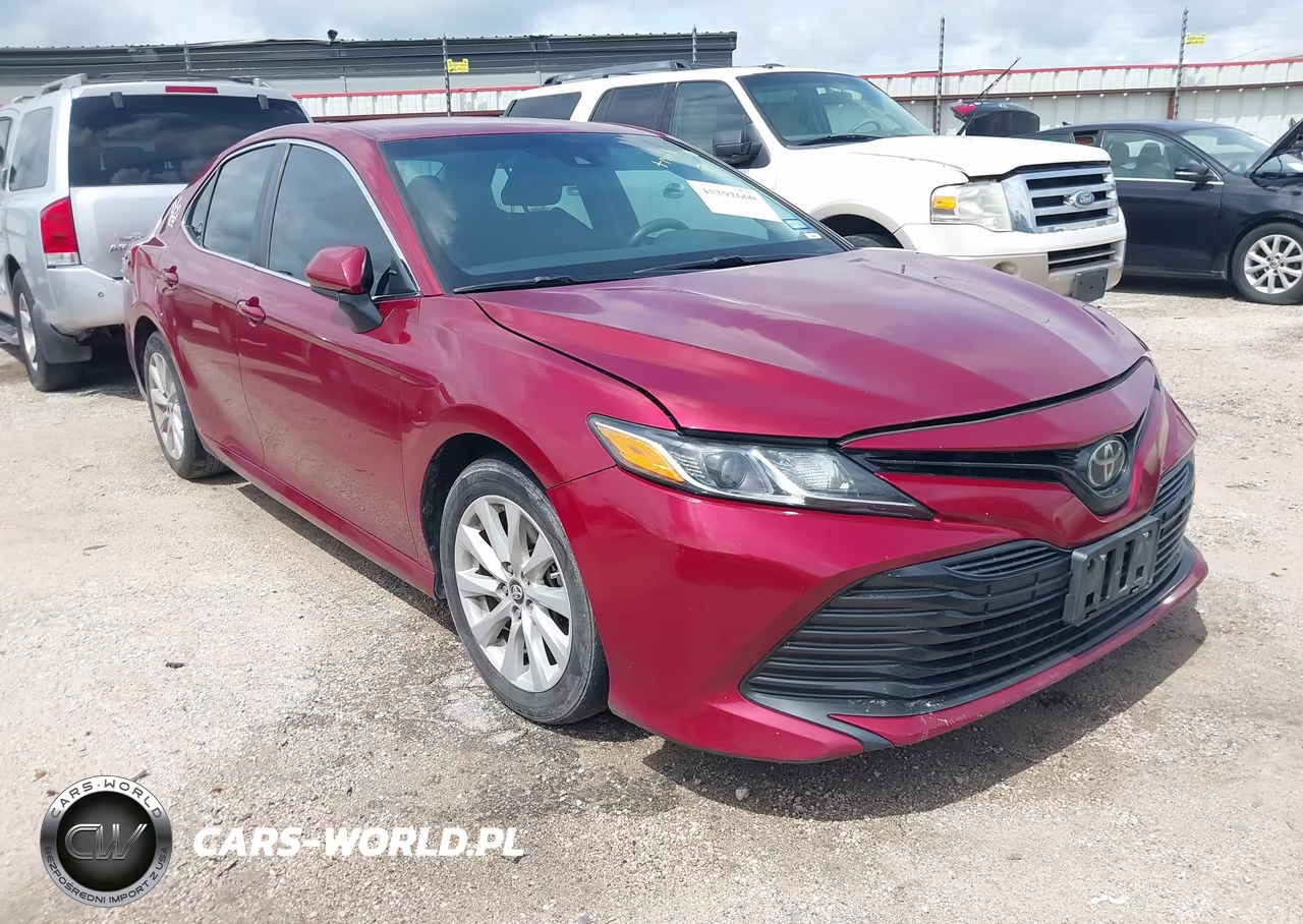 2018 Toyota Camry Le – zdjęcie 1 z 19