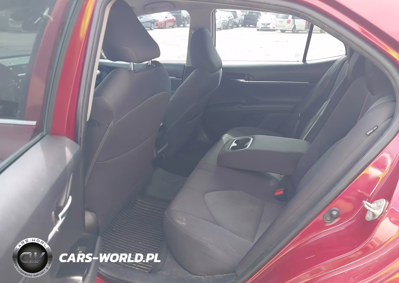 2018 Toyota Camry Le VIN:4T1B11HK4JU571384 - 18