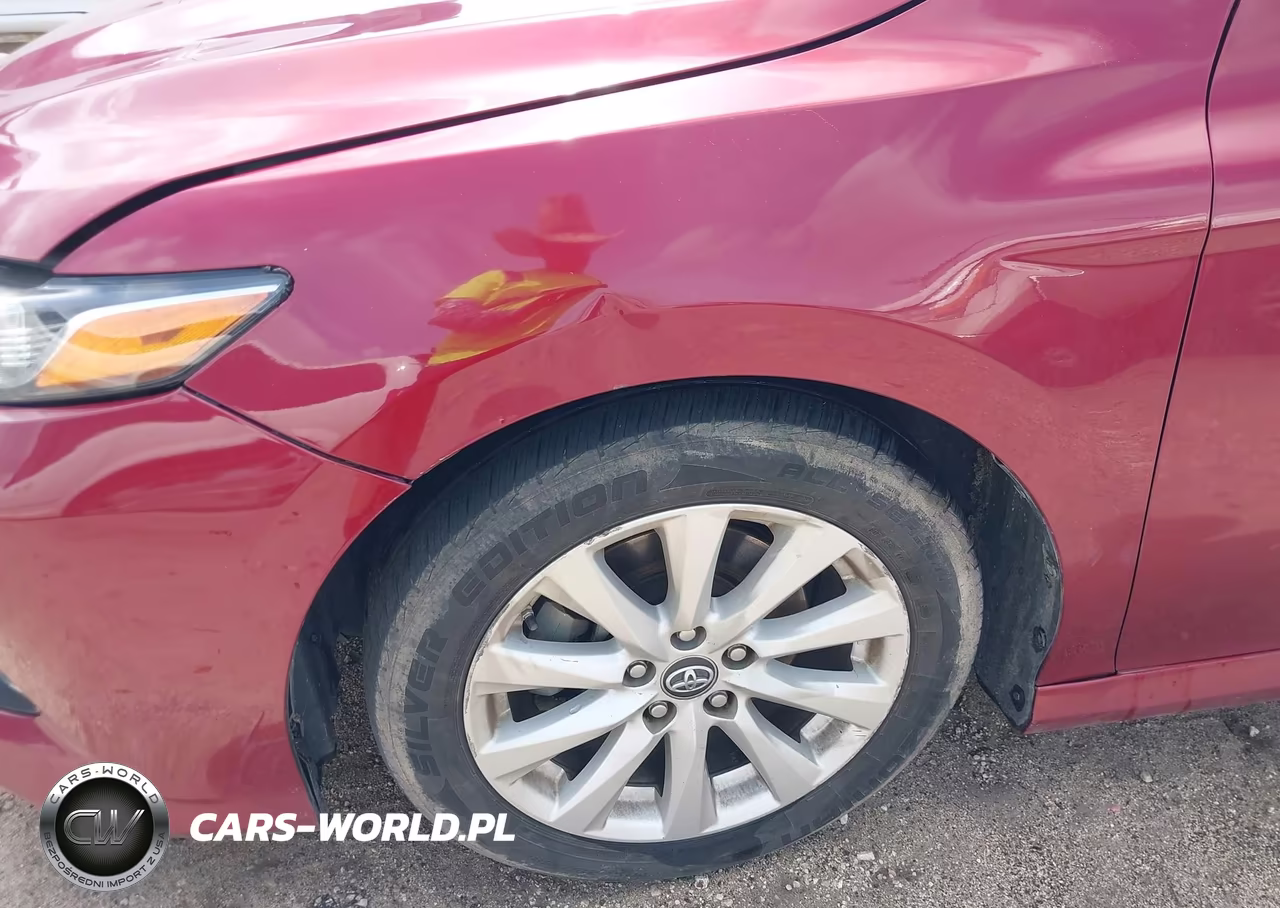 2018 Toyota Camry Le VIN:4T1B11HK4JU571384 - 19