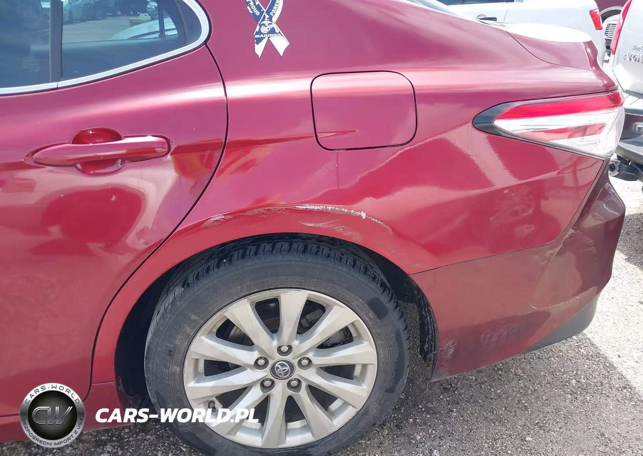 2018 Toyota Camry Le VIN:4T1B11HK4JU571384 - 6