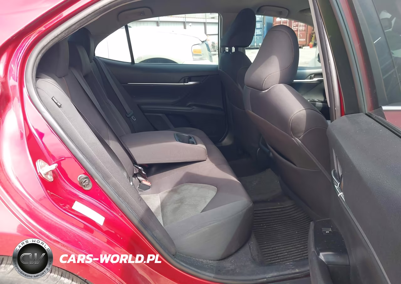 2018 Toyota Camry Le VIN:4T1B11HK4JU571384 - 8