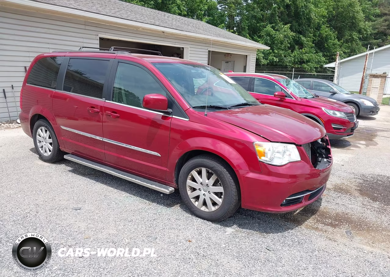 2013 Chrysler Town & Country Touring – zdjęcie 1 z 18