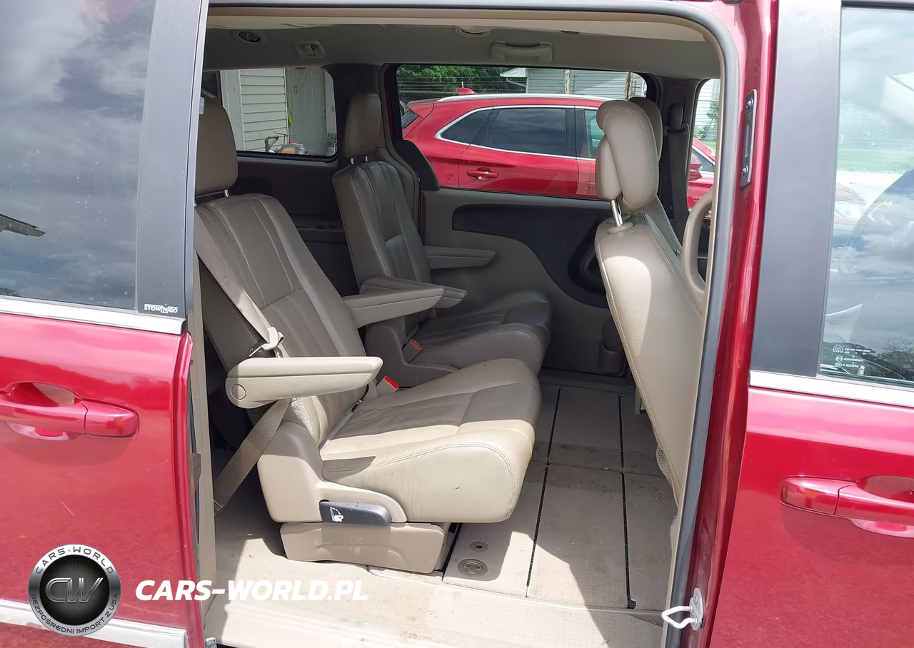 2013 Chrysler Town & Country Touring VIN:2C4RC1BG4DR734795 - 8